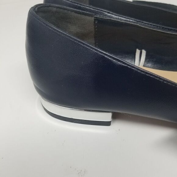 Annette Studio by Nanette Lepore. Cute flats with silver studded bow. - Picture 8 of 15